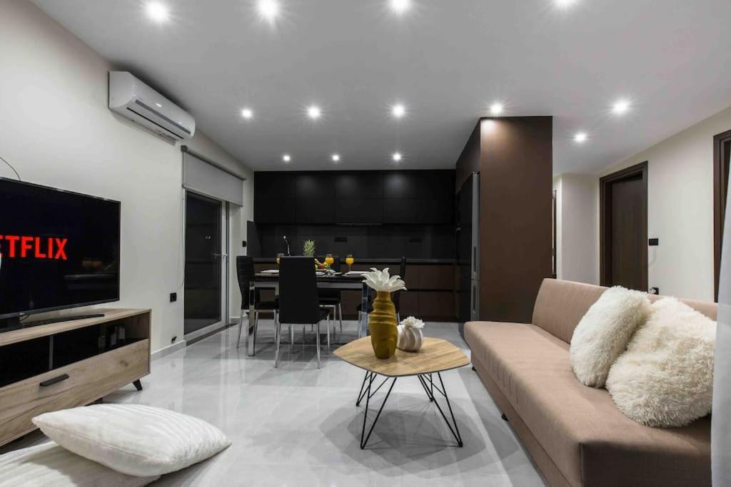 Home Sweet Home - Big Balcony With Great View Kissamos Bagian luar foto